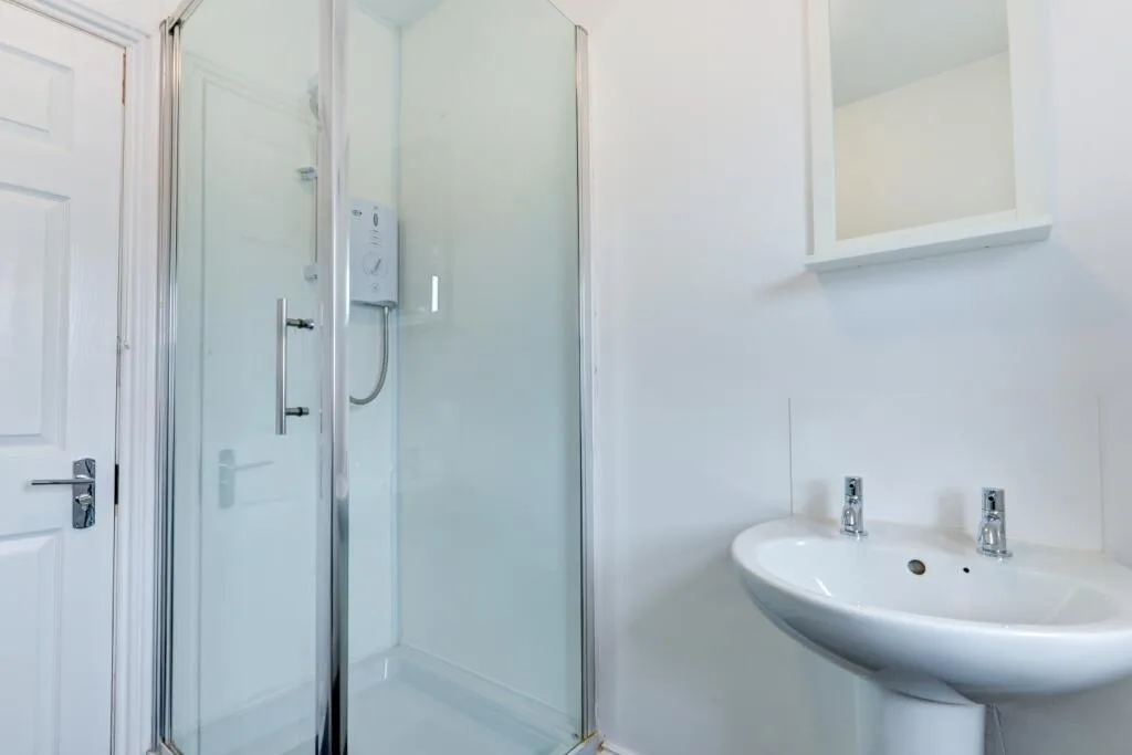 8 bedroom terraced house for rent