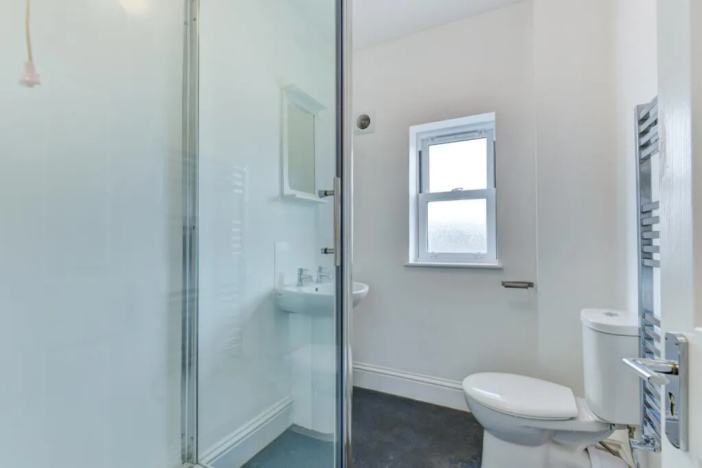 8 bedroom terraced house for rent