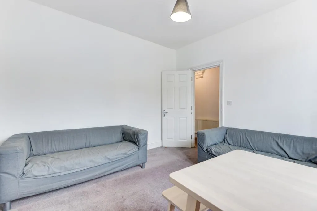 8 bedroom terraced house for rent