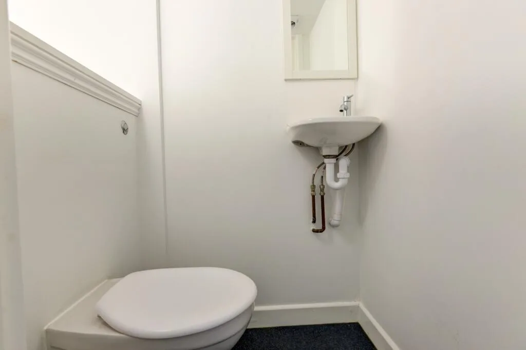 8 bedroom terraced house for rent
