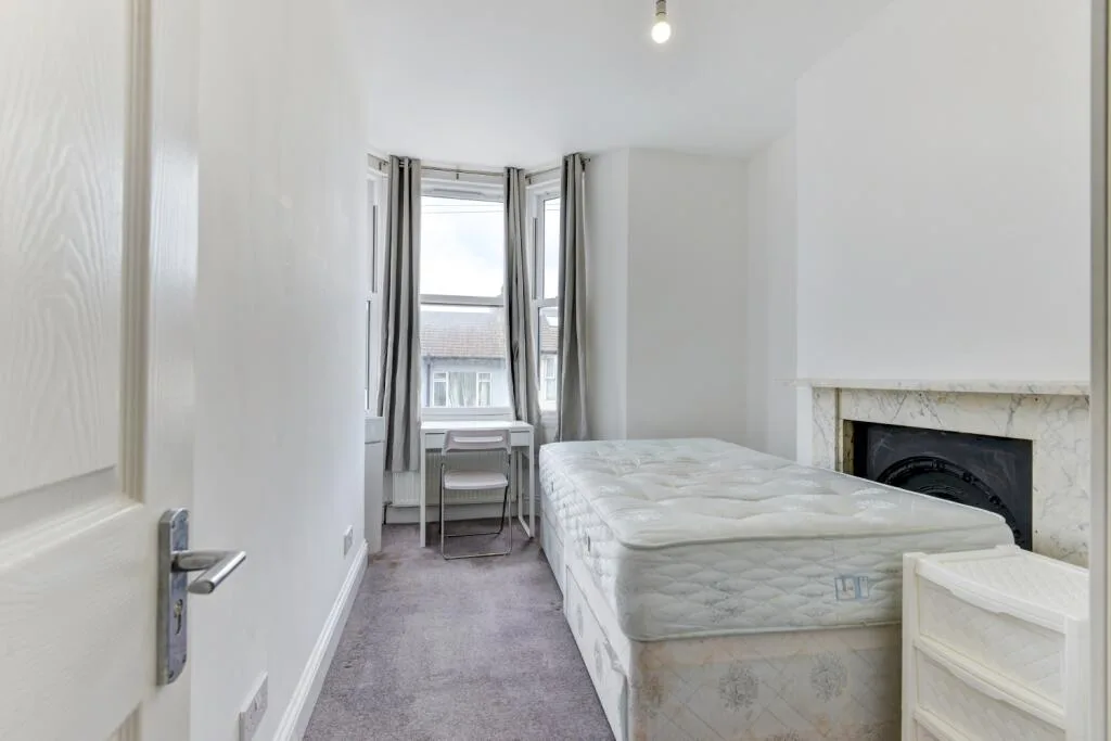 8 bedroom terraced house for rent