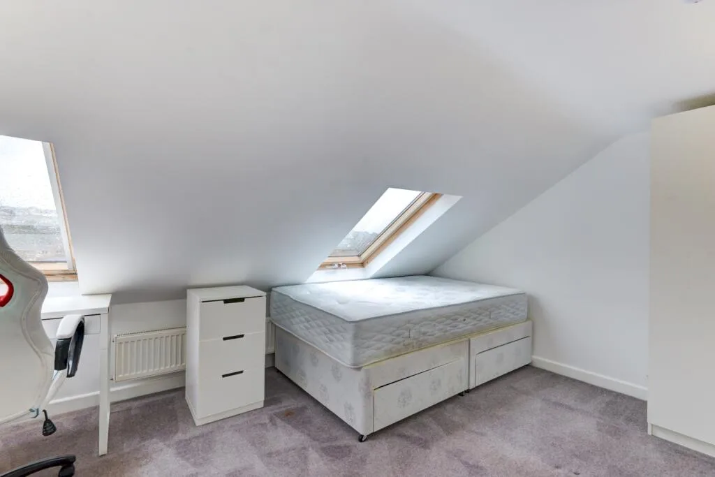 8 bedroom terraced house for rent