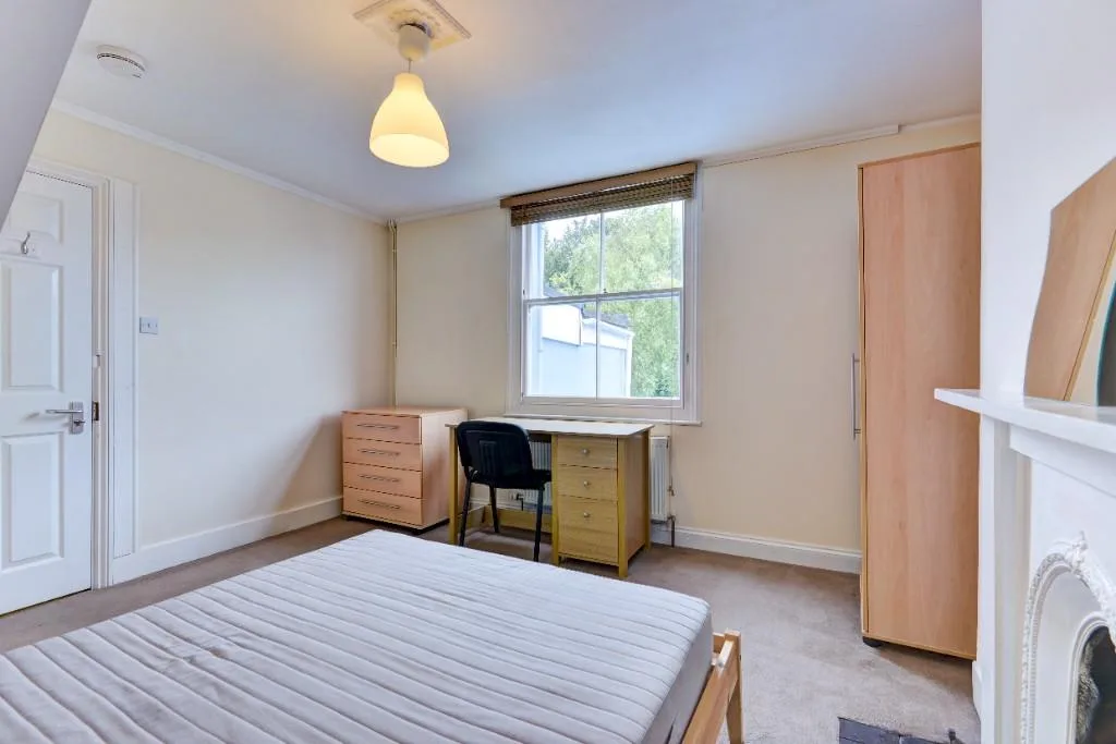 8 bedroom terraced house for rent