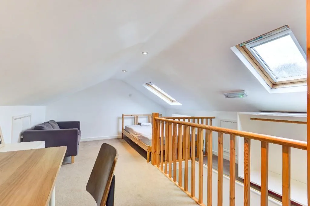 8 bedroom terraced house for rent