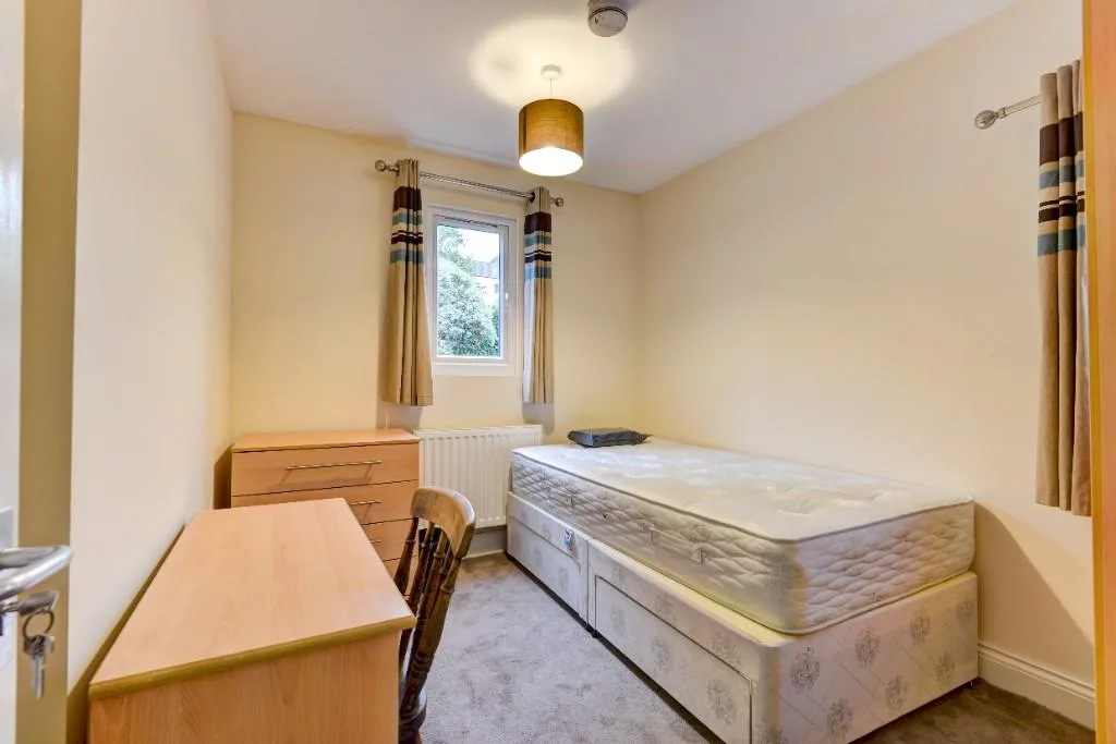 8 bedroom terraced house for rent