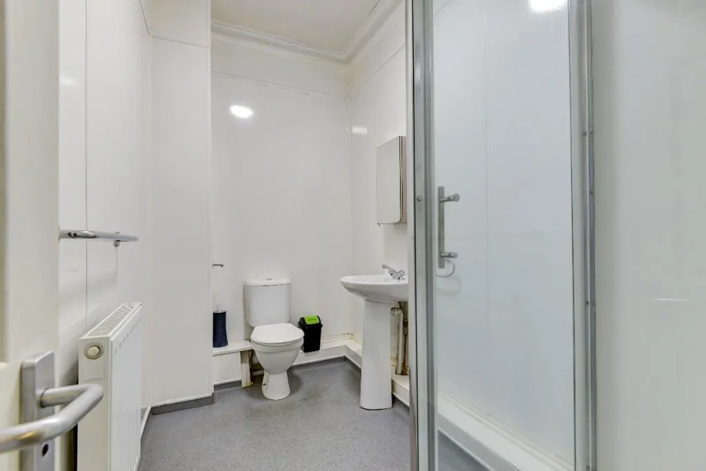 8 bedroom terraced house for rent