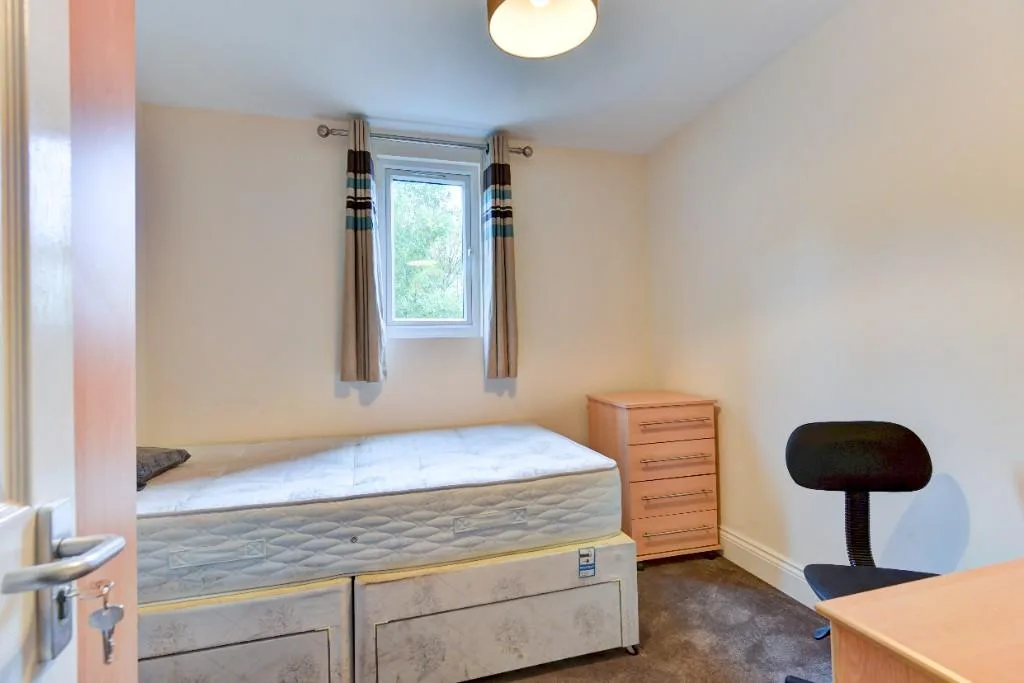 8 bedroom terraced house for rent