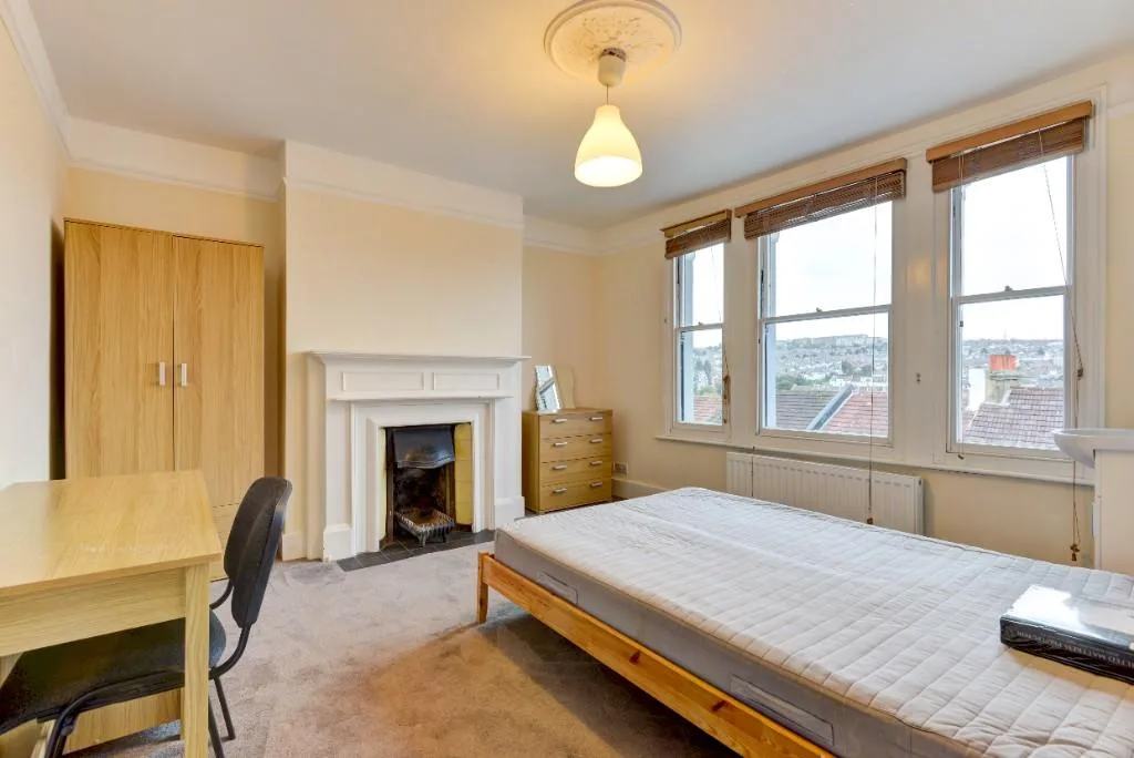 8 bedroom terraced house for rent