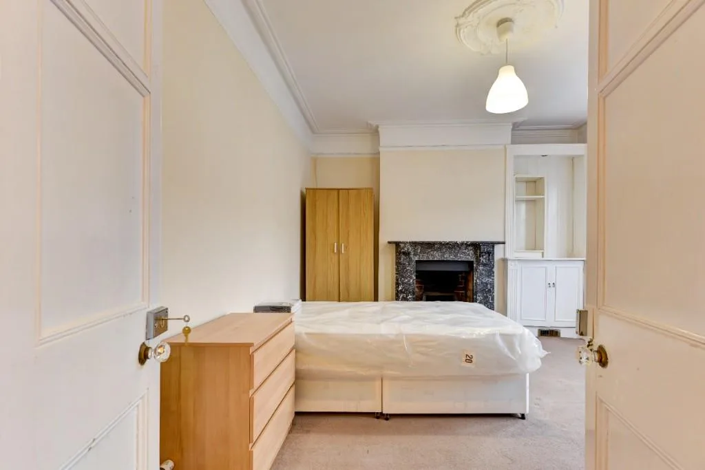 8 bedroom terraced house for rent