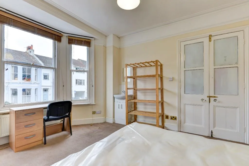 8 bedroom terraced house for rent
