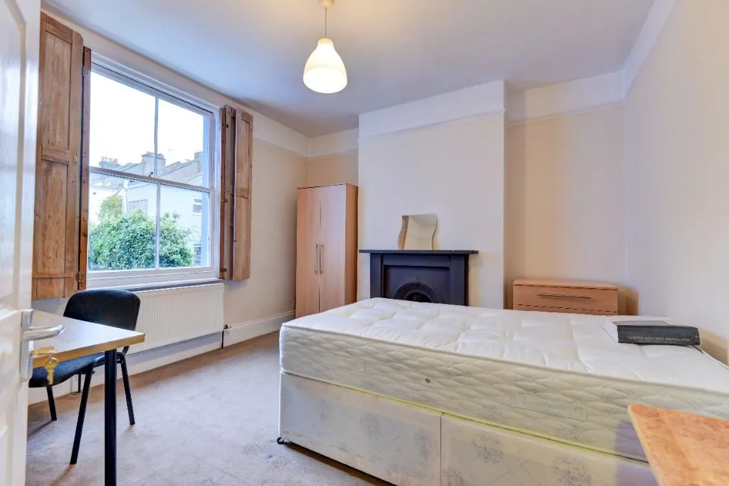 8 bedroom terraced house for rent