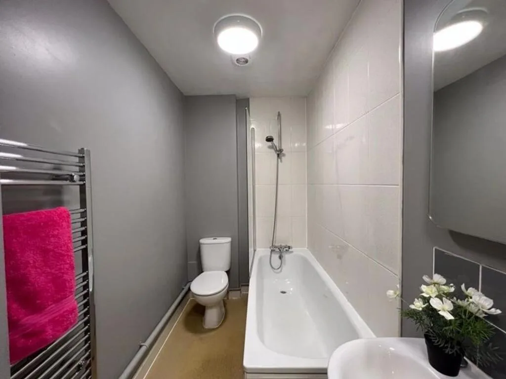 8 bedroom house for rent