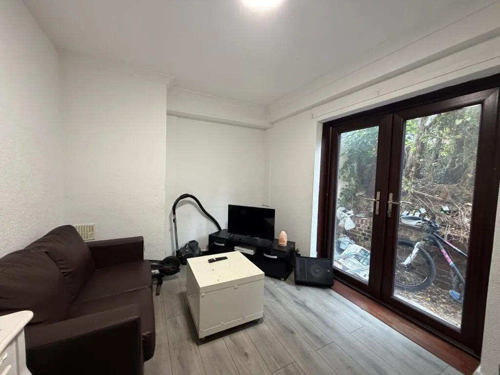 1 bedroom semi-detached house for rent