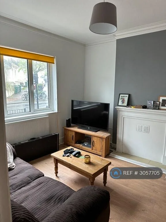 2 bedroom maisonette for rent