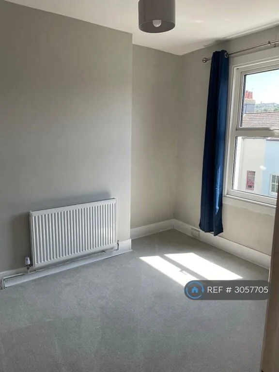 2 bedroom maisonette for rent