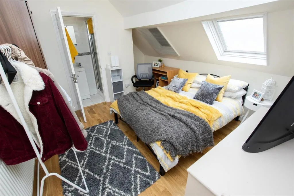 5 bedroom apartment for rent