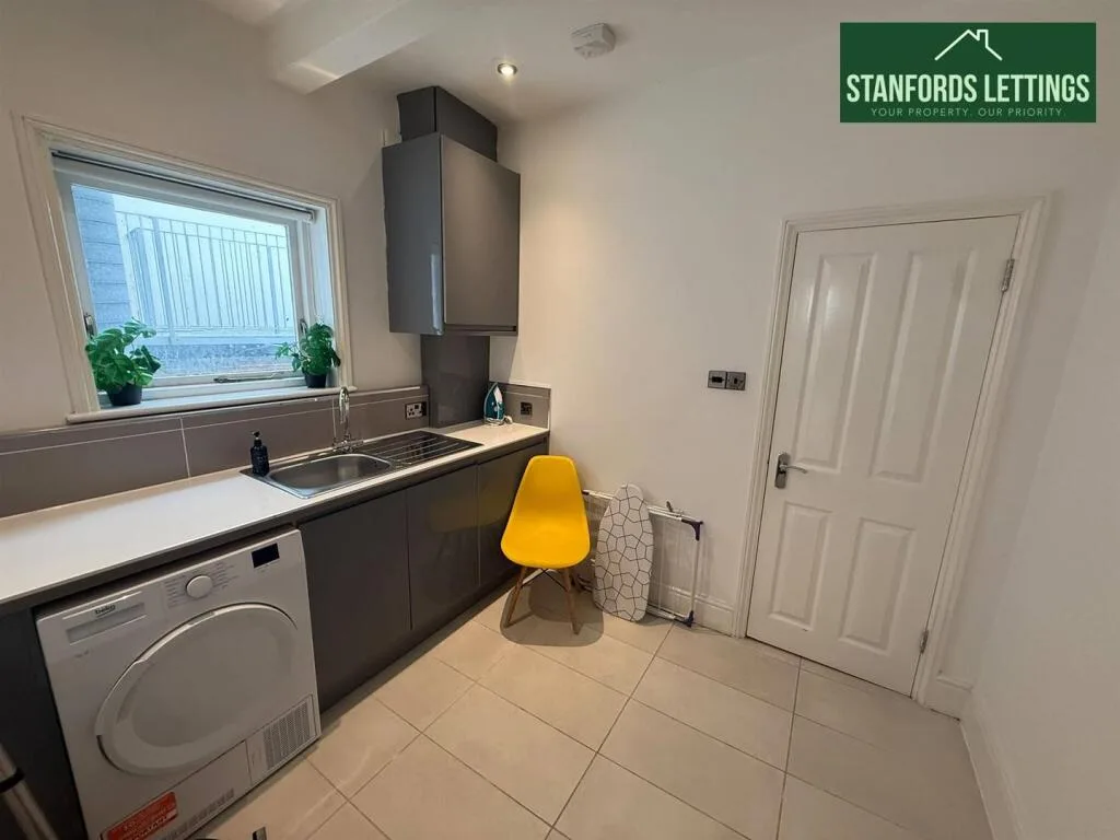 1 bedroom maisonette for rent