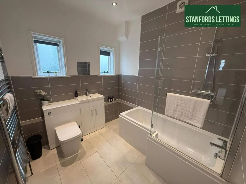 1 bedroom maisonette for rent