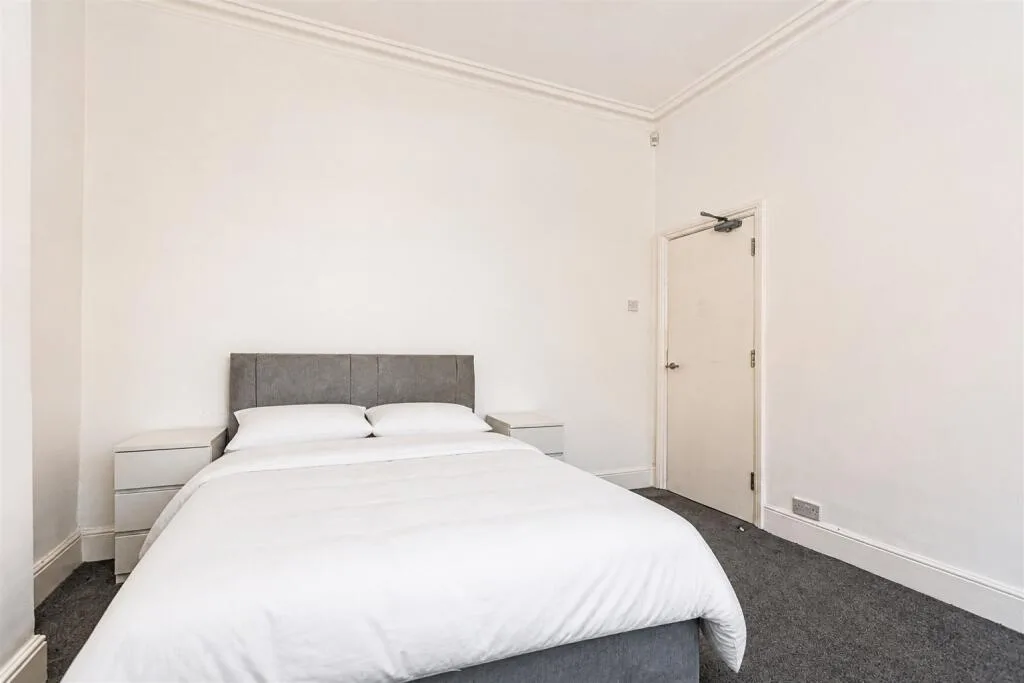 5 bedroom house for rent