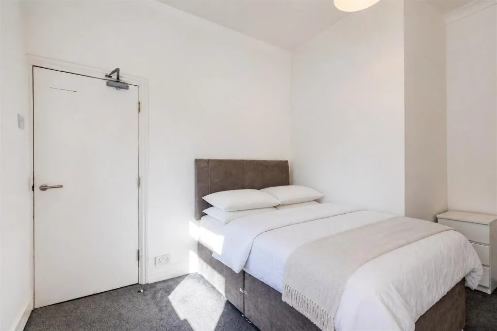5 bedroom house for rent