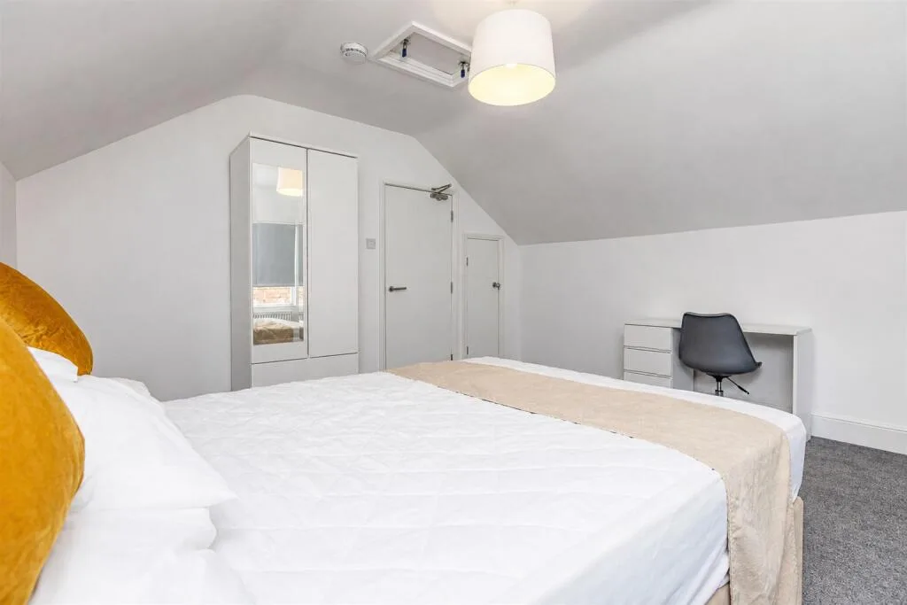5 bedroom house for rent
