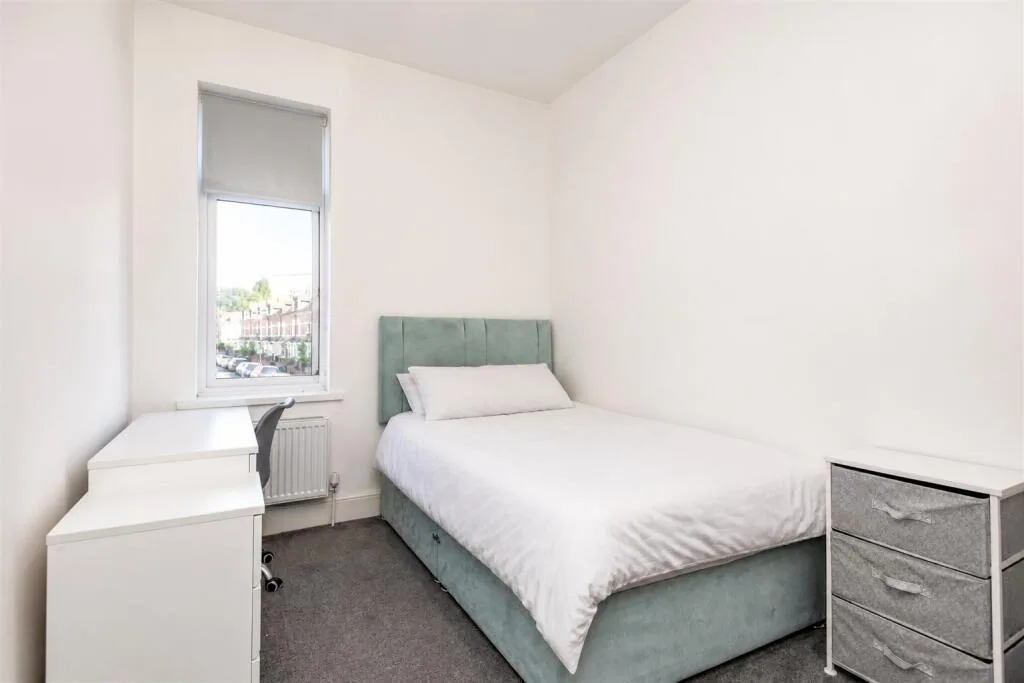 5 bedroom house for rent
