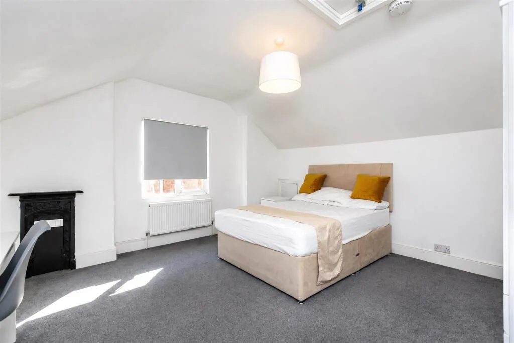 5 bedroom house for rent