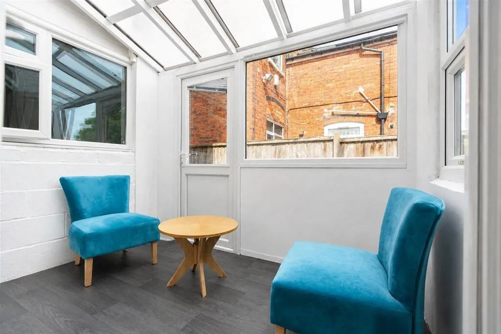 5 bedroom house for rent