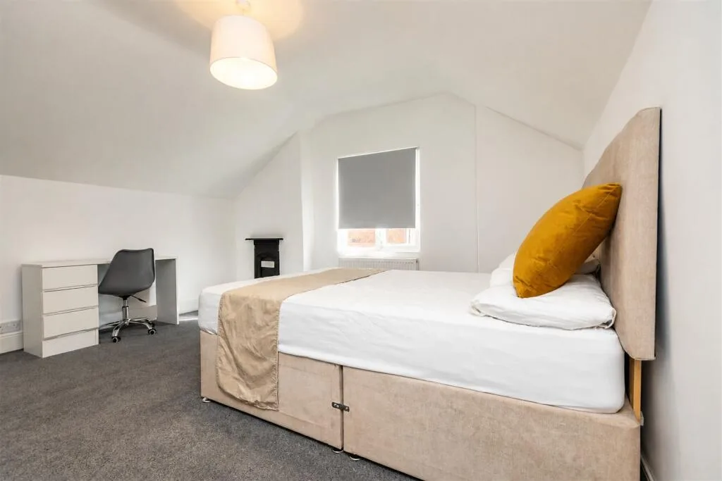 5 bedroom house for rent