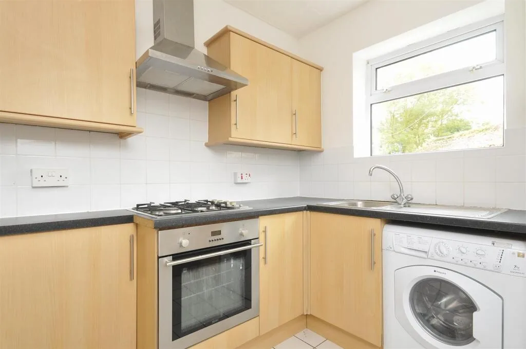 3 bedroom semi-detached house for rent