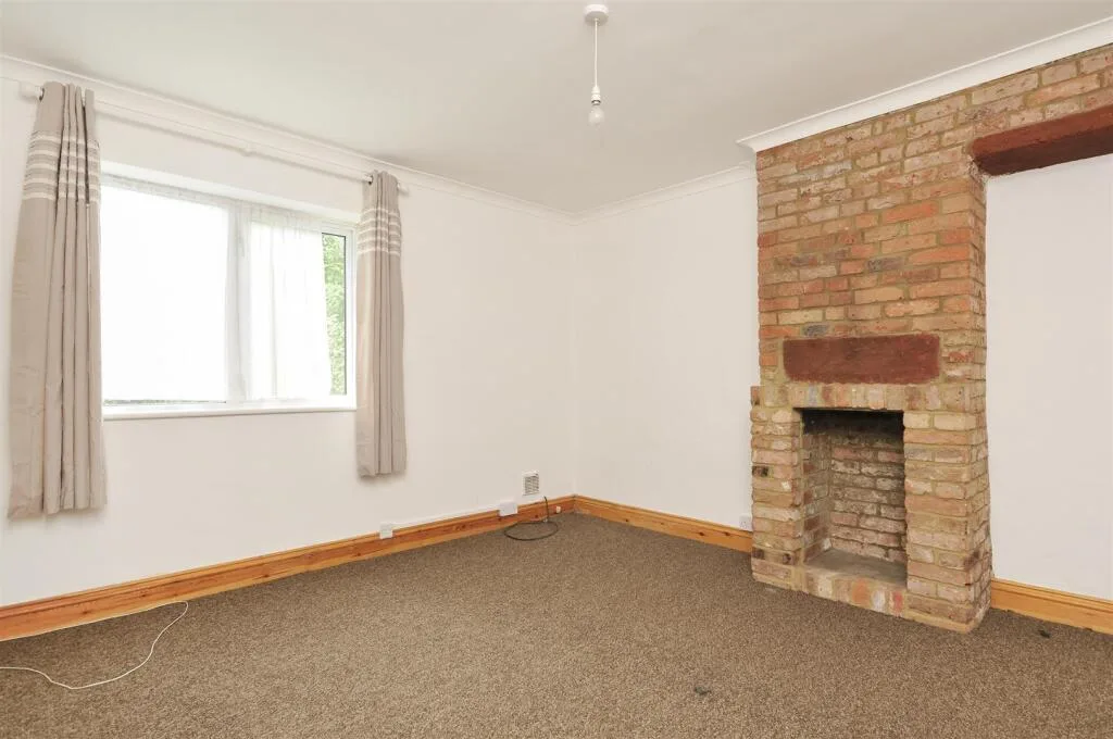 3 bedroom semi-detached house for rent