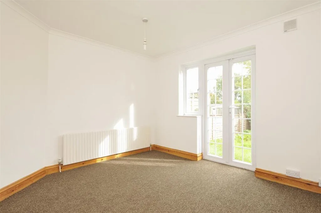 3 bedroom semi-detached house for rent
