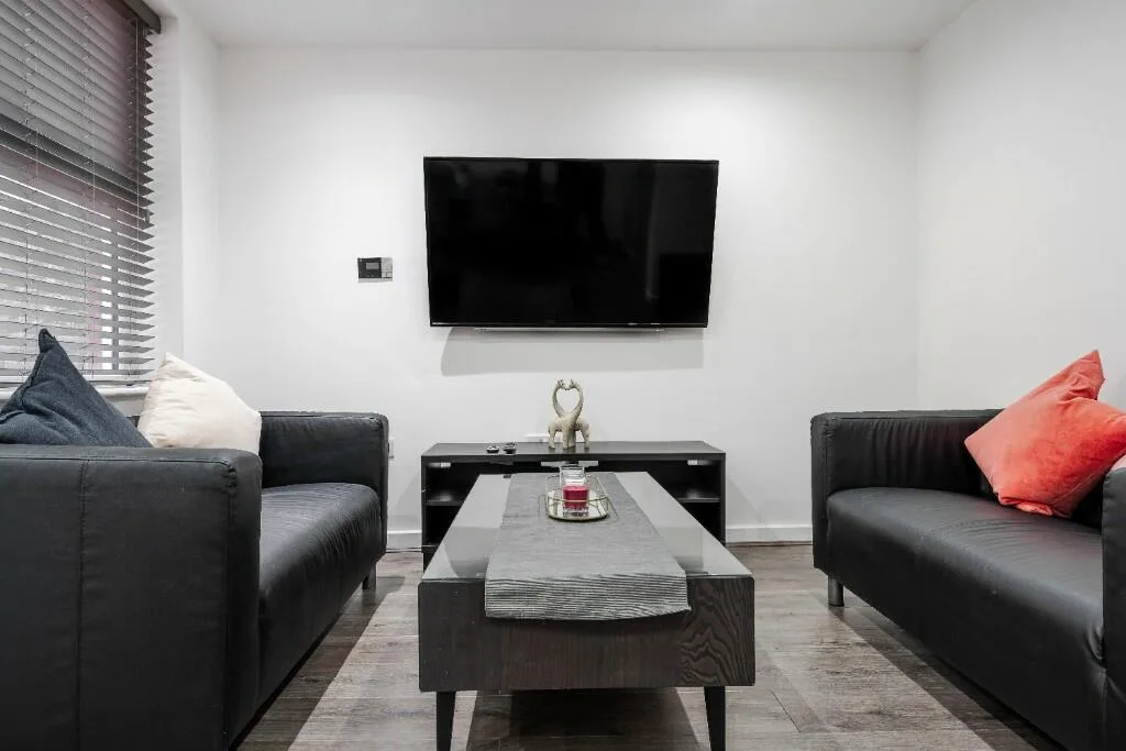 6 bedroom house for rent