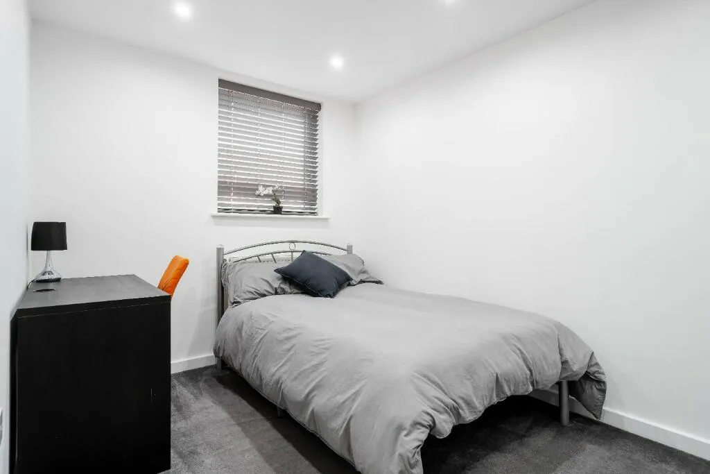 6 bedroom house for rent