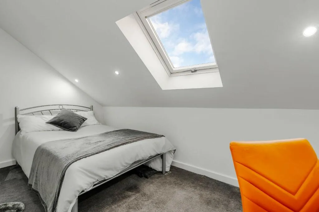 6 bedroom house for rent