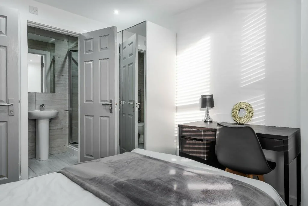 6 bedroom house for rent