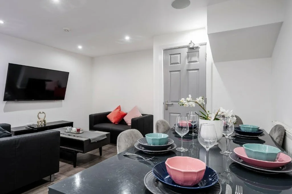 6 bedroom house for rent