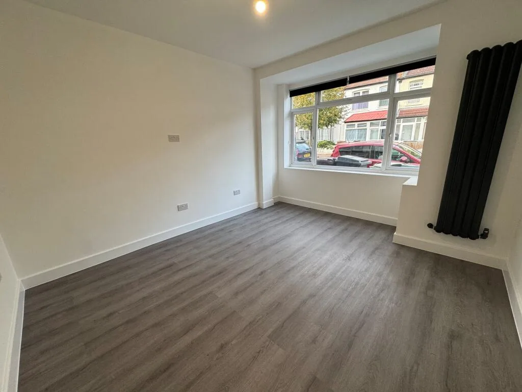 3 bedroom end of terrace house for rent