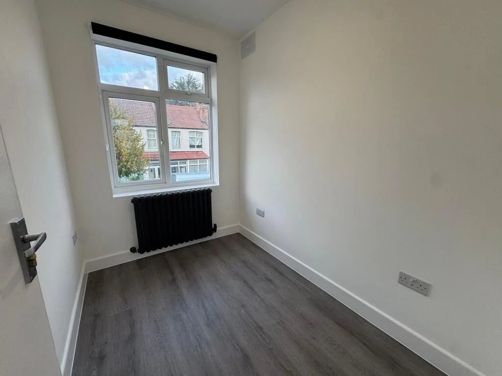 3 bedroom end of terrace house for rent