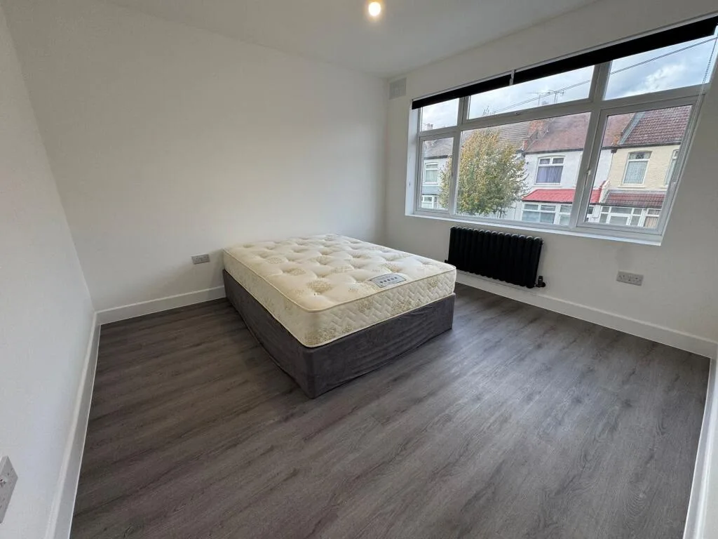 3 bedroom end of terrace house for rent