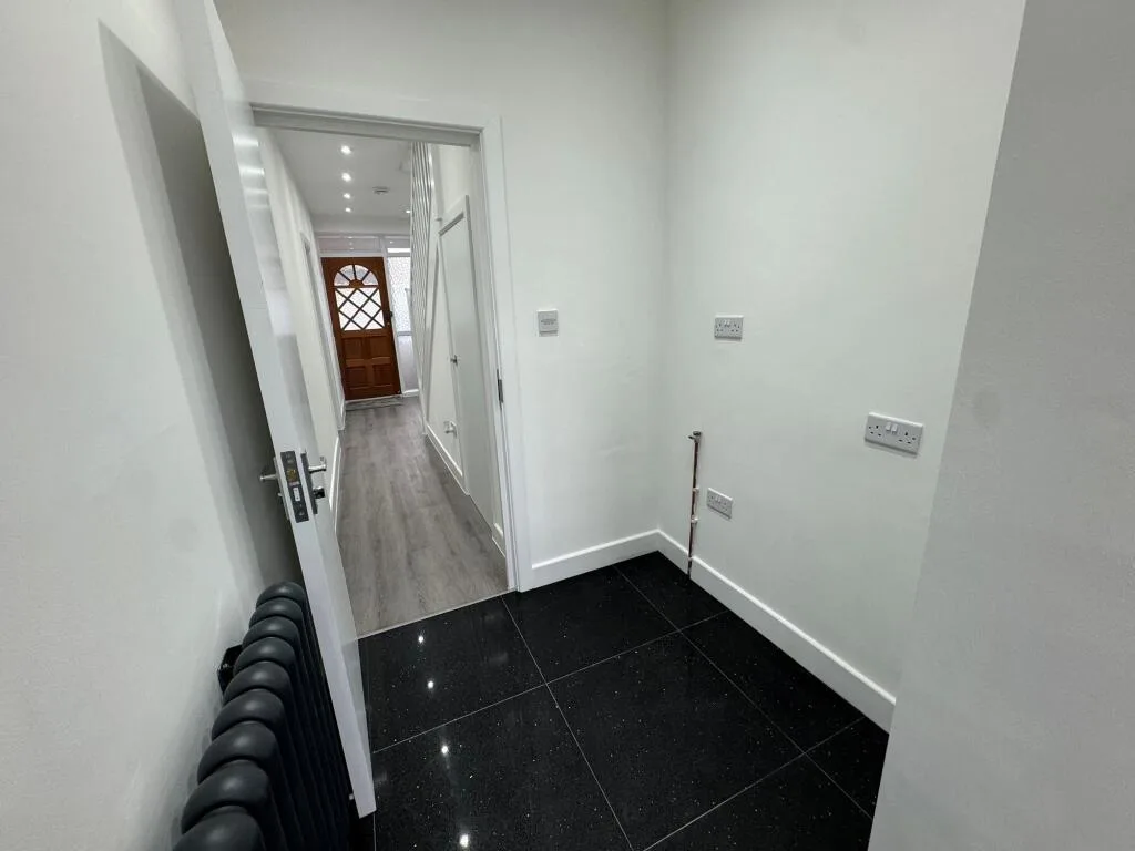 3 bedroom end of terrace house for rent