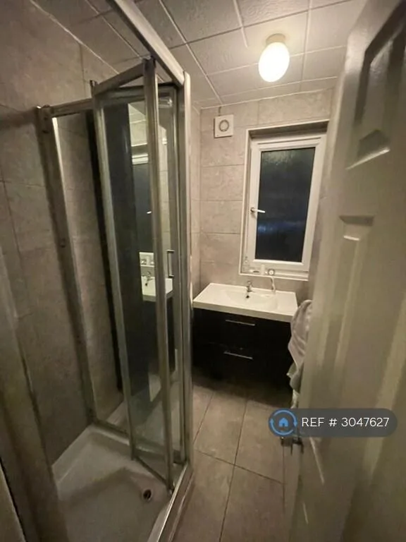 4 bedroom maisonette for rent