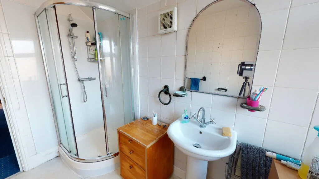 5 bedroom house for rent