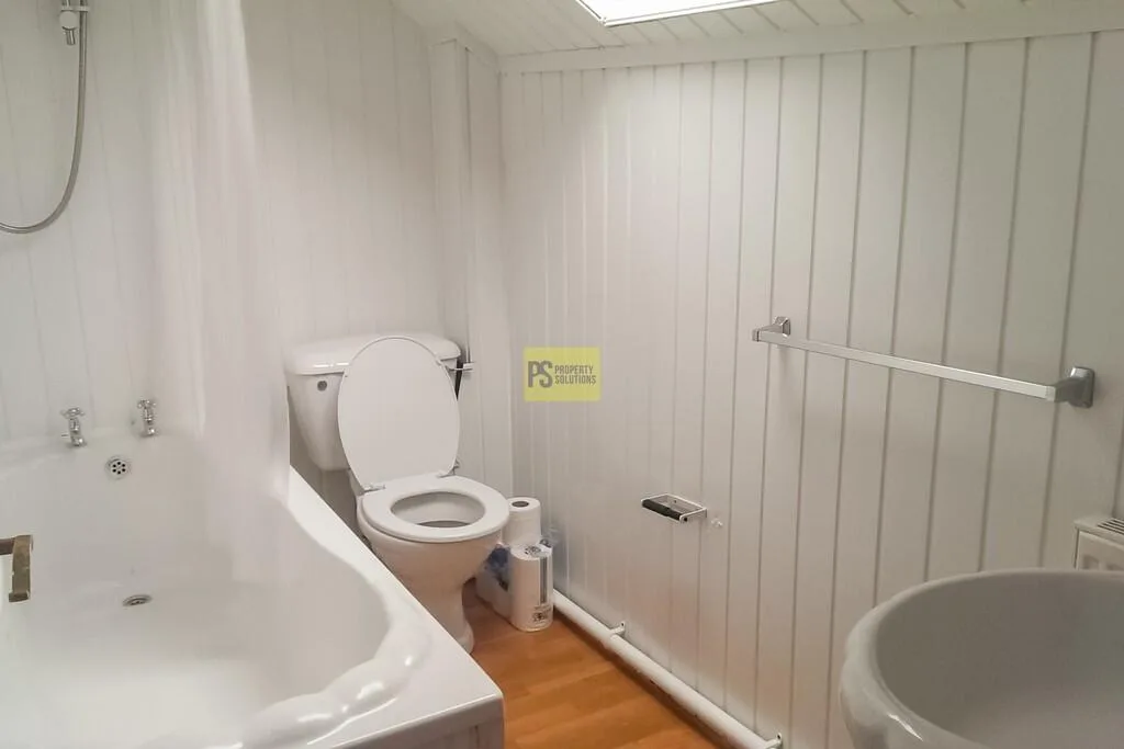 7 bedroom terraced house for rent