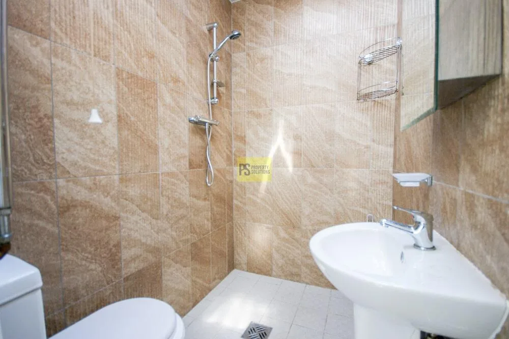 6 bedroom terraced house for rent