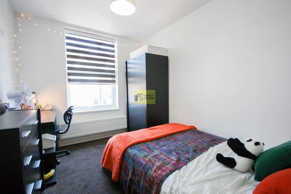 6 bedroom terraced house for rent