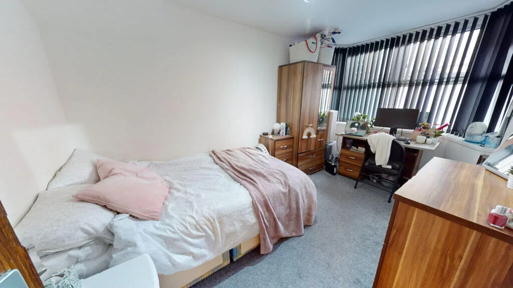 6 bedroom terraced house for rent