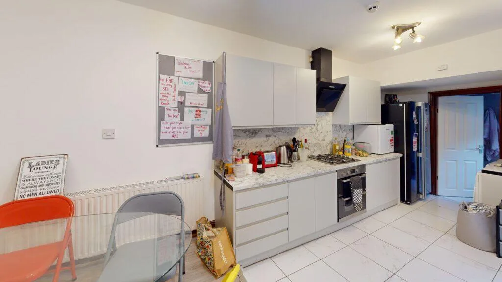 6 bedroom terraced house for rent