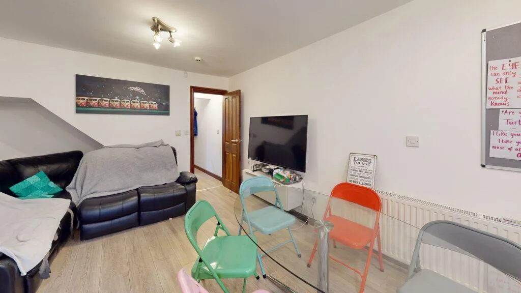 6 bedroom terraced house for rent
