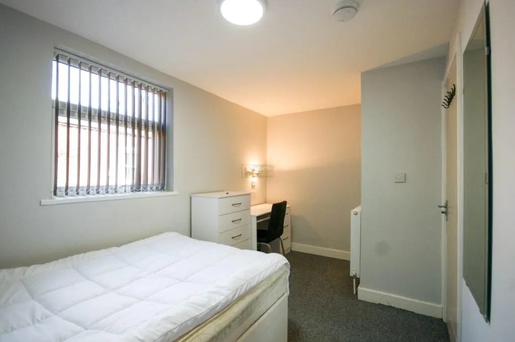 5 bedroom terraced house for rent